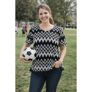 Alfred Dunner Petite Black White Chevron Lace Top Short Sleeve Layered Blouse